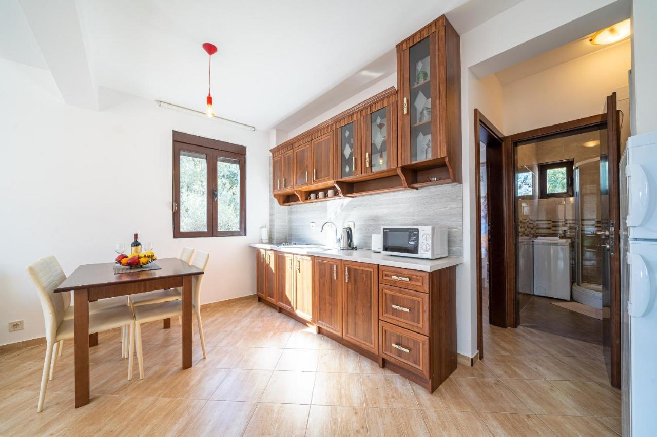 Apartments Svetlana Tivat Exterior photo