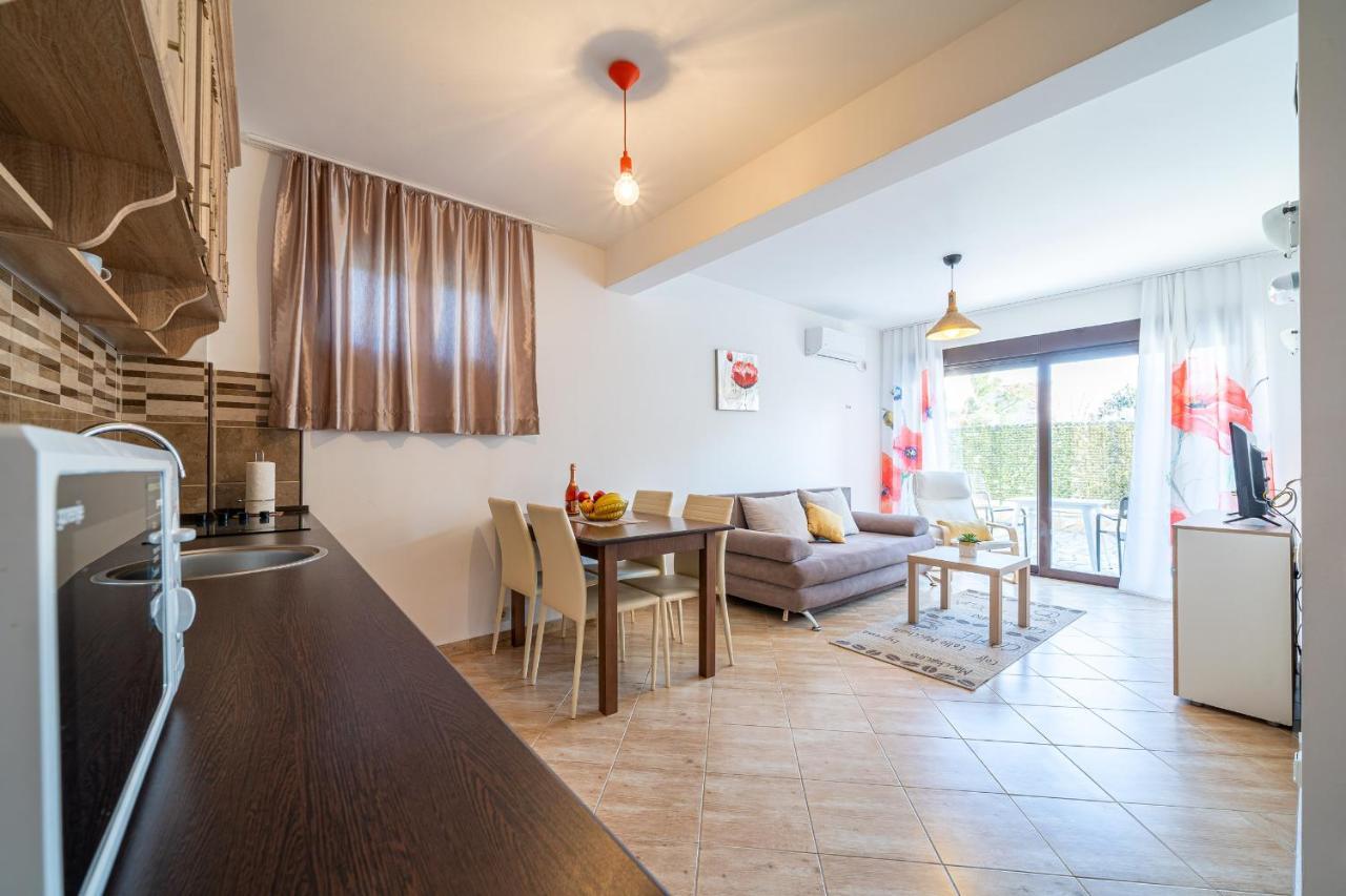 Apartments Svetlana Tivat Exterior photo