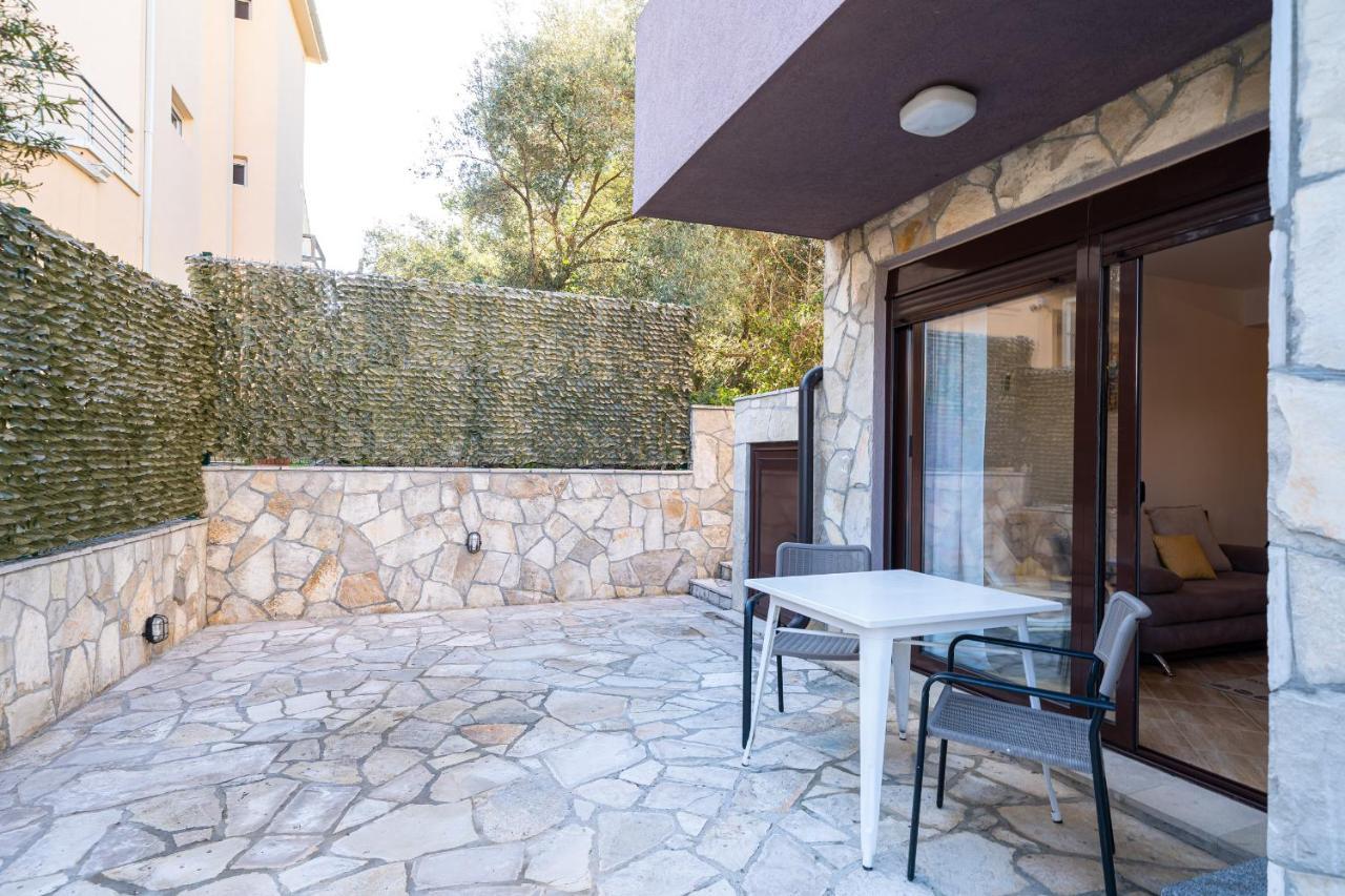 Apartments Svetlana Tivat Exterior photo