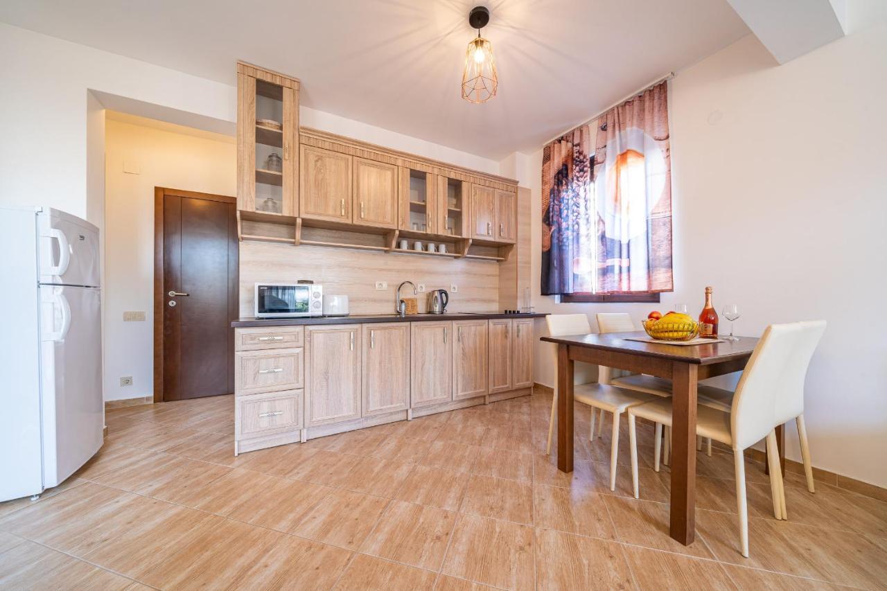 Apartments Svetlana Tivat Exterior photo