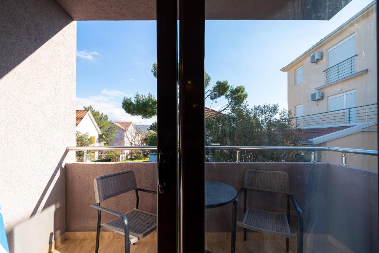 Apartments Svetlana Tivat Exterior photo