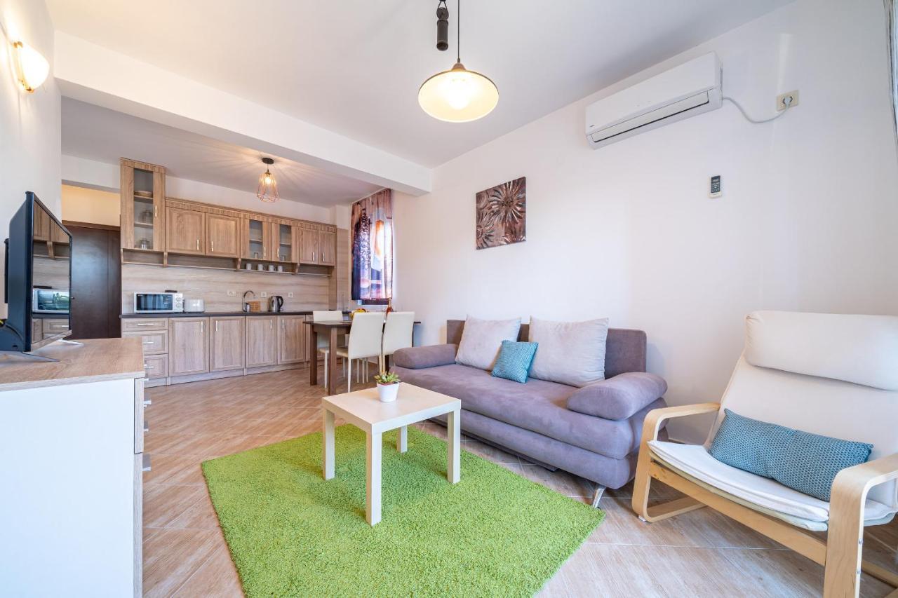 Apartments Svetlana Tivat Exterior photo