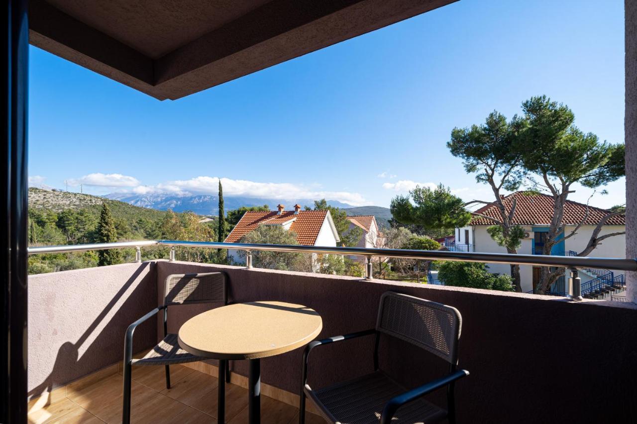 Apartments Svetlana Tivat Exterior photo