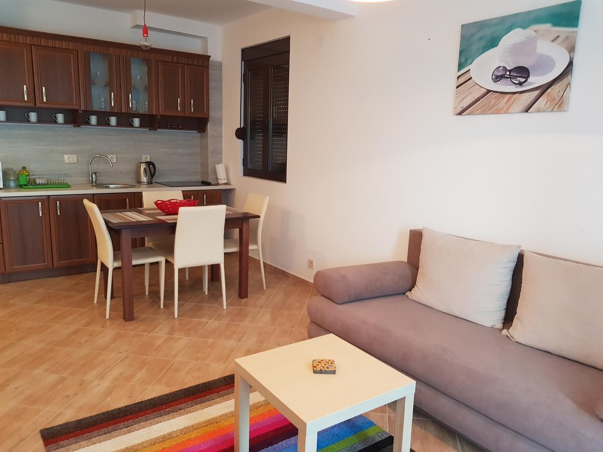 Apartments Svetlana Tivat Exterior photo